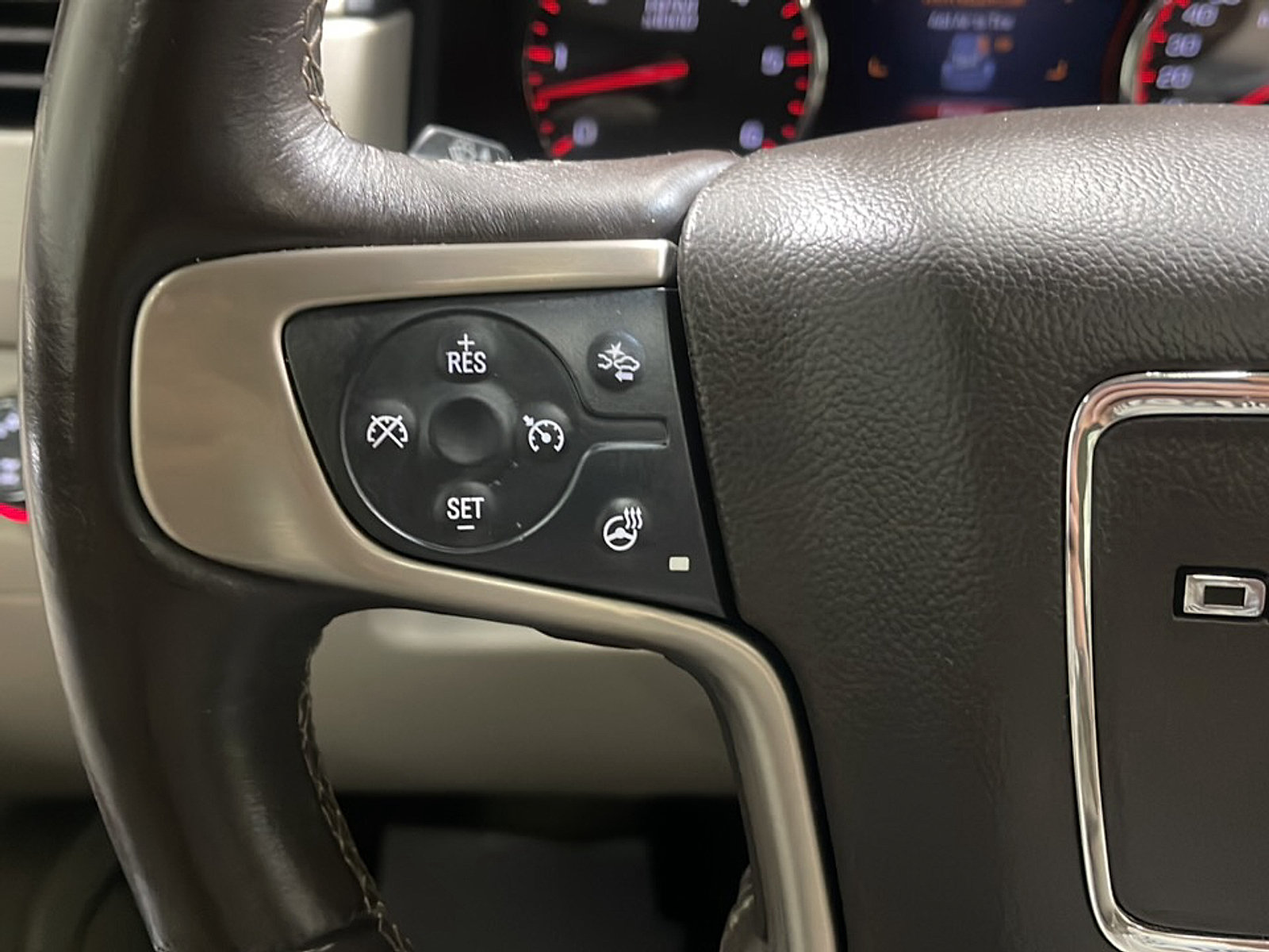 Used 2015 GMC Yukon Denali AWD/4WD image 6