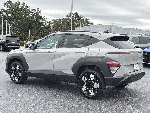 Used 2025 Hyundai Kona SEL AWD/4WD image 3