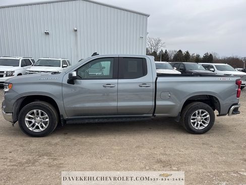 Used 2025 Chevrolet Silverado 1500 LT AWD/4WD image 11
