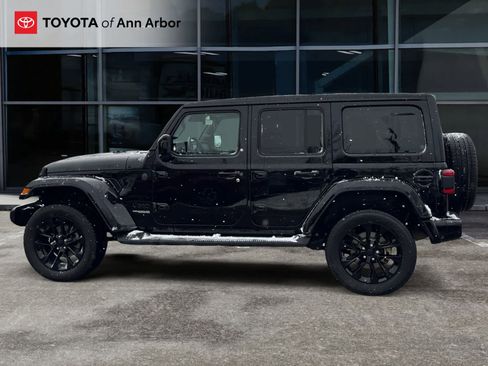 Used 2021 Jeep Wrangler Unlimited Sahara image 9