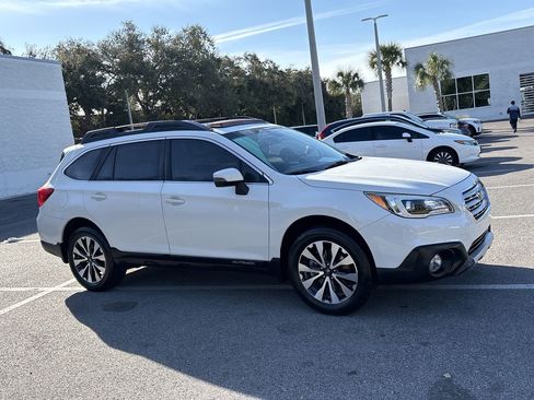 Used 2015 Subaru Outback 2.5i Limited image 9