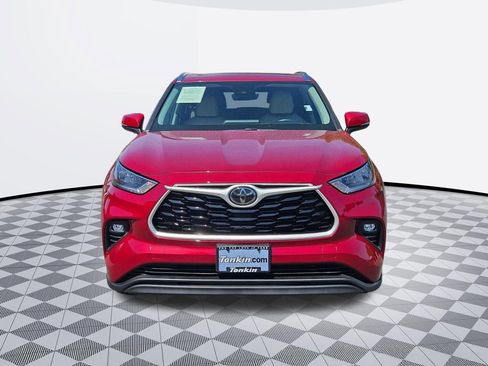 Used 2020 Toyota Highlander XLE AWD/4WD image 9