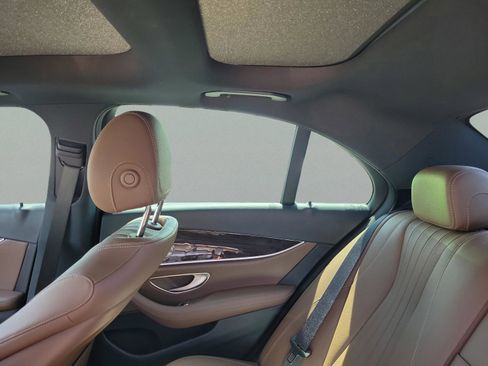 Used 2019 Mercedes-Benz E 300 image 6