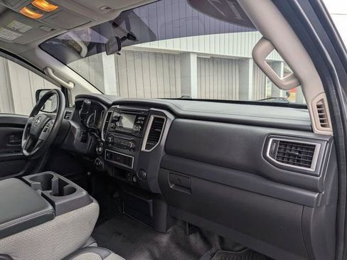 Used 2017 Nissan Titan S image 20
