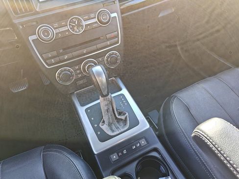 Used 2014 Land Rover LR2 HSE image 26