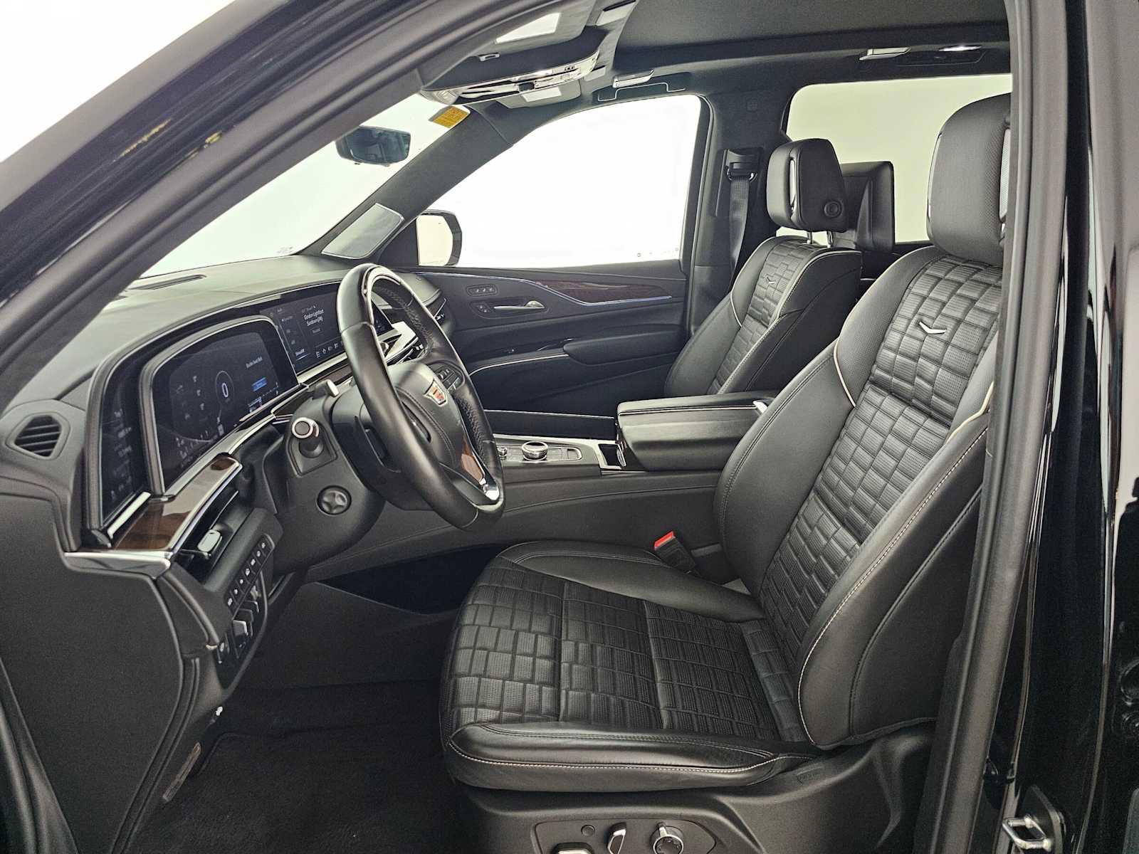 Certified 2024 Cadillac Escalade ESV Premium Luxury Platinum AWD/4WD image 23