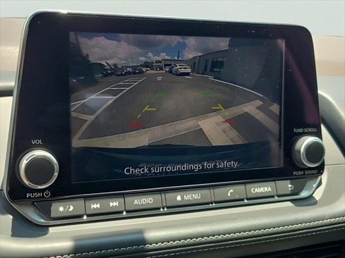 Used 2023 Nissan Rogue SV FWD image 7