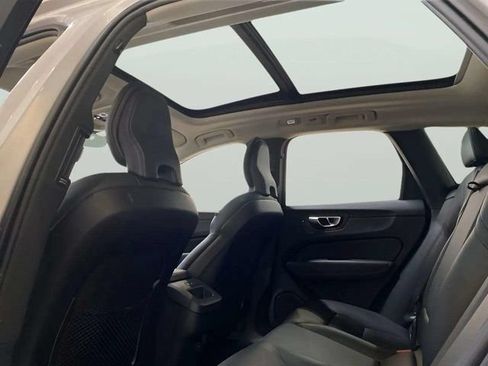 Used 2025 Volvo XC60 B5 Core AWD/4WD image 28