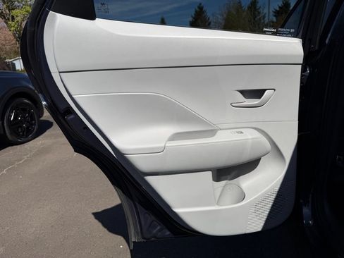 Used 2025 Hyundai Kona SEL AWD/4WD image 30