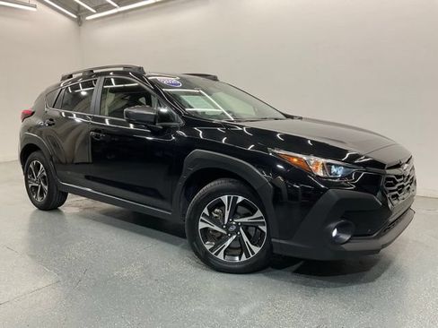 Used 2025 Subaru Crosstrek 2.5i Premium AWD/4WD image 2