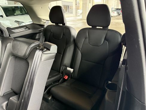 Used 2019 Volvo XC90 T6 Momentum w/ Protection Package Premier AWD/4WD image 17