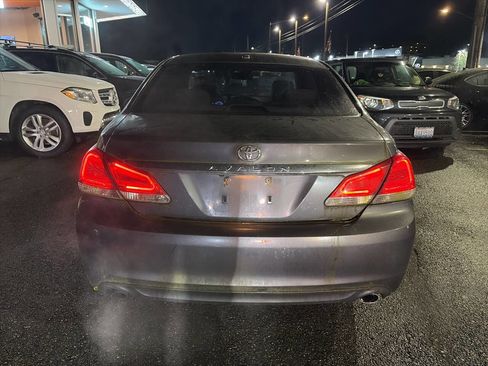 Used 2011 Toyota Avalon Limited image 4