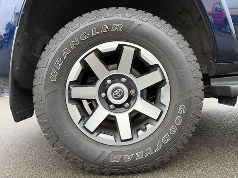 Used 2019 Toyota 4Runner TRD Off-Road Premium AWD/4WD image 22