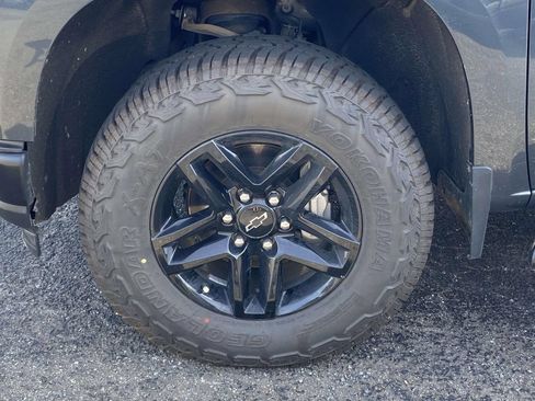 Used 2020 Chevrolet Silverado 1500 Custom Trail Boss w/ Custom Convenience Package AWD/4WD image 8