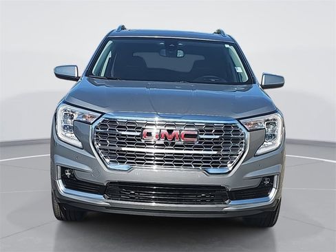 Used 2024 GMC Terrain Denali w/ Denali Premium Package image 9
