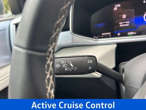 Certified 2026 Volkswagen Taos SE w/ Black Wheel Package FWD image 25