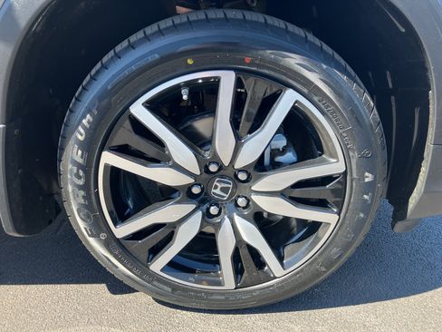 Used 2022 Honda Pilot Touring image 10