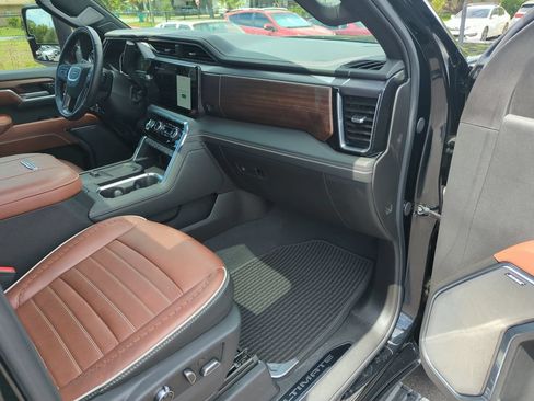 Used 2025 GMC Sierra 3500 Denali Ultimate AWD/4WD image 37