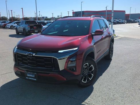 Used 2025 Chevrolet Equinox ACTIV w/ Safety and Technology Package image 1