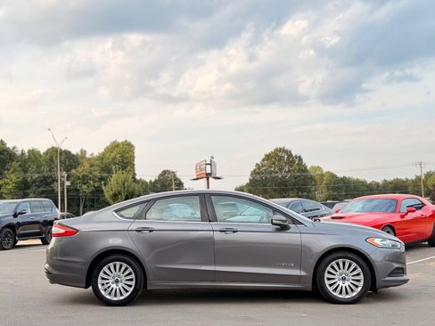 Used 2014 Ford Fusion SE FWD image 7