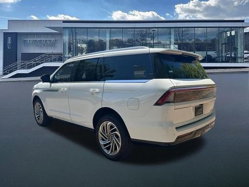 New 2026 Lincoln Navigator Reserve AWD/4WD image 5