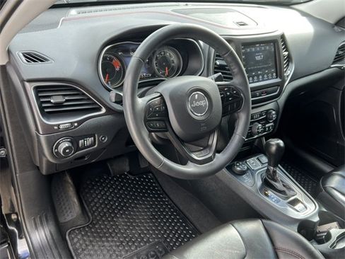 Used 2022 Jeep Cherokee Trailhawk image 18
