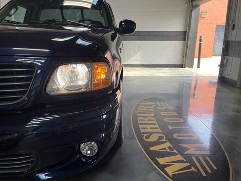 Used 2002 Ford F150 Lightning RWD image 3