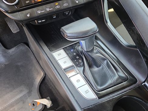 Used 2022 Hyundai Elantra SEL w/ Convenience + Premium Package FWD image 27