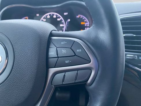 Used 2022 Jeep Grand Cherokee Laredo X AWD/4WD image 12