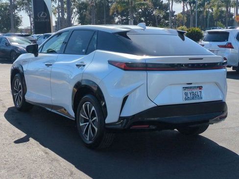 Used 2024 Lexus RZ 300e Premium image 8