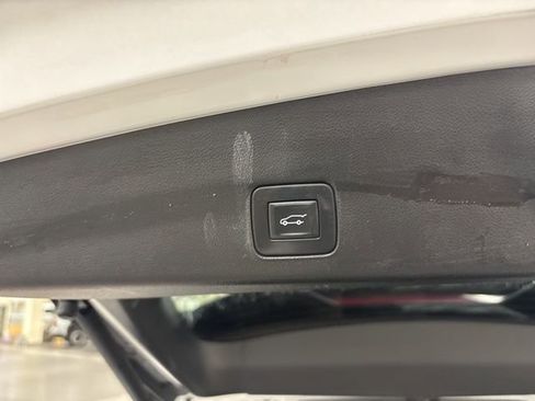 Used 2021 Chevrolet TrailBlazer ACTIV w/ Sun and Liftgate Package image 17