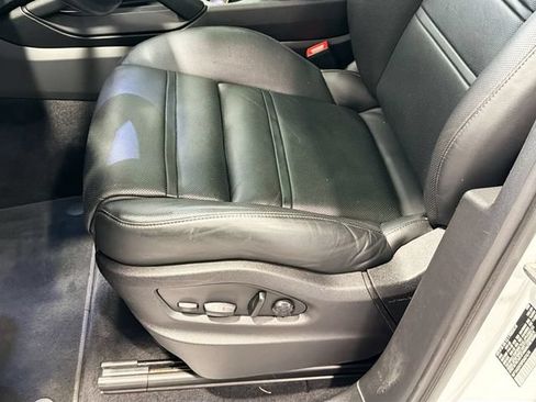Used 2023 Porsche Cayenne Platinum Edition AWD/4WD image 16