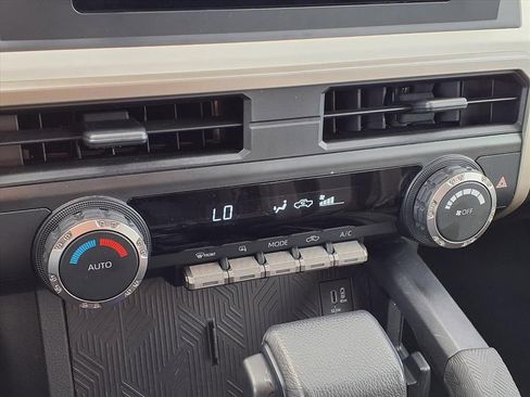 Used 2024 Toyota Tacoma TRD Off-Road image 7