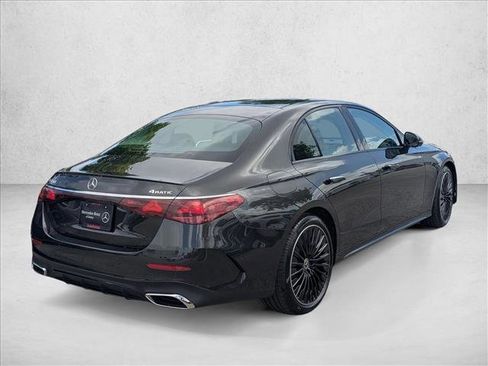 New 2026 Mercedes-Benz E 450 4MATIC Sedan image 2