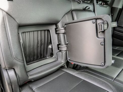 Used 2023 GMC Sierra 1500 SLT w/ SLT Convenience Package image 23