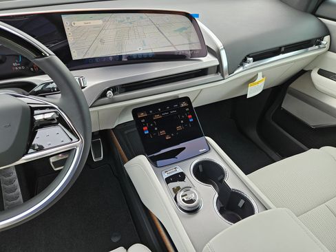 New 2026 Cadillac Vistiq Luxury image 27