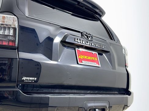 Certified 2022 Toyota 4Runner SR5 Premium image 27