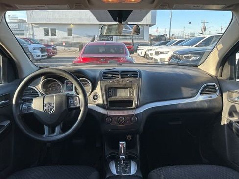 Used 2018 Dodge Journey SE FWD image 10