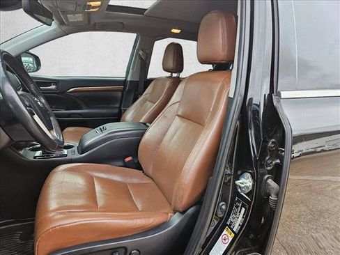 Used 2019 Toyota Highlander Limited Platinum AWD/4WD image 15
