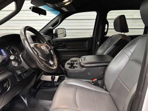 Used 2022 RAM 2500 Tradesman w/ Chrome Appearance Group image 11