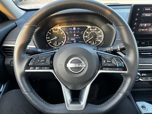 Used 2023 Nissan Altima 2.5 SL AWD/4WD image 8