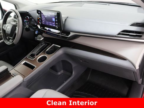 Certified 2021 Toyota Sienna XLE image 38