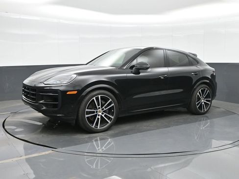 Certified 2024 Porsche Cayenne Coupe AWD/4WD image 1