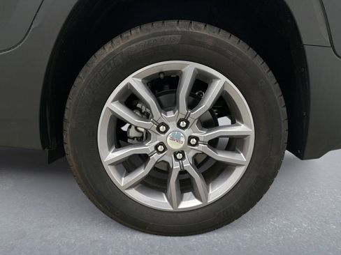 Used 2024 GMC Terrain SLT w/ Infotainment Package II AWD/4WD image 21