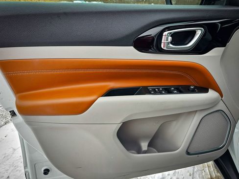 Certified 2022 Jeep Compass Limited image 10