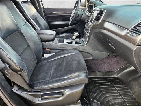 Used 2017 Jeep Grand Cherokee Altitude image 19