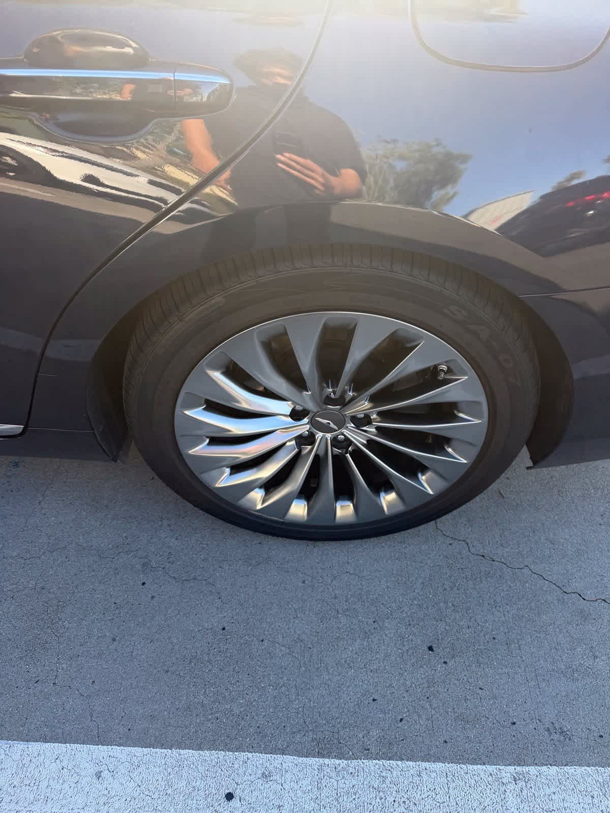 Used 2018 Genesis G90 5.0 Ultimate RWD image 11
