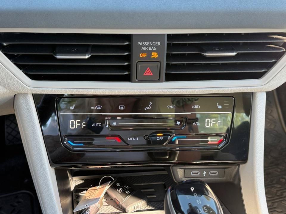 Certified 2026 Volkswagen Jetta SE FWD image 18