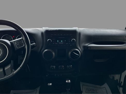 Used 2017 Jeep Wrangler Unlimited Sport w/ Connectivity Group AWD/4WD image 24