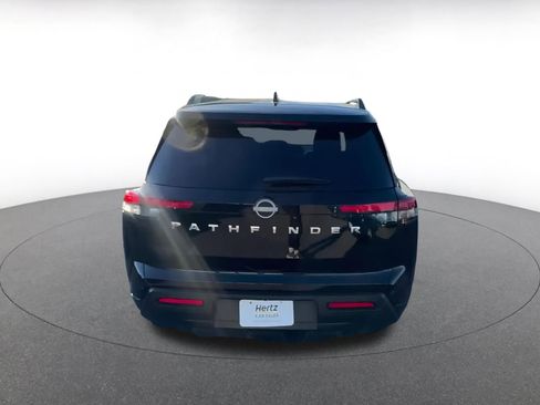 Used 2025 Nissan Pathfinder SV image 12